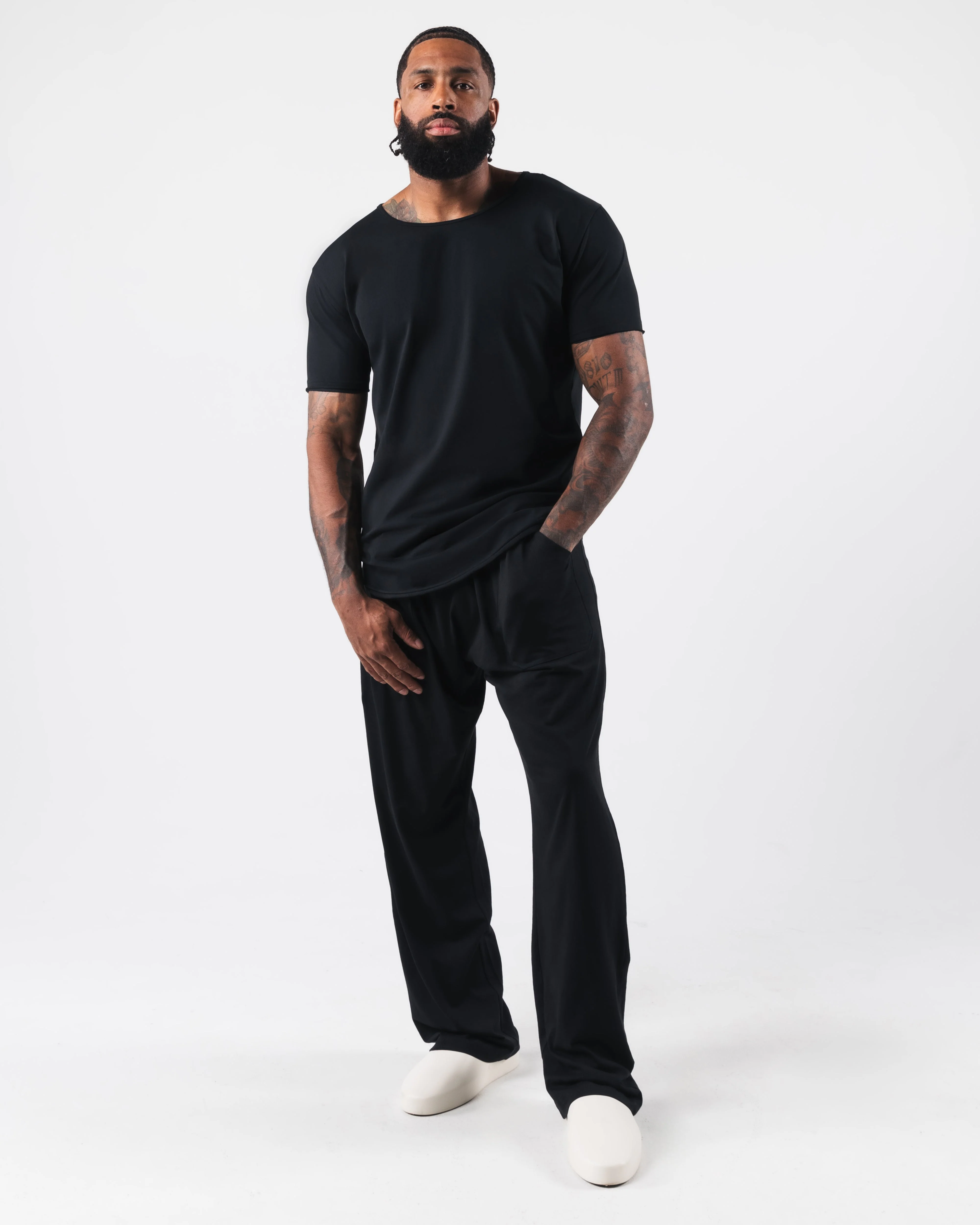 Essential Scoop Neck - Black - Image 2