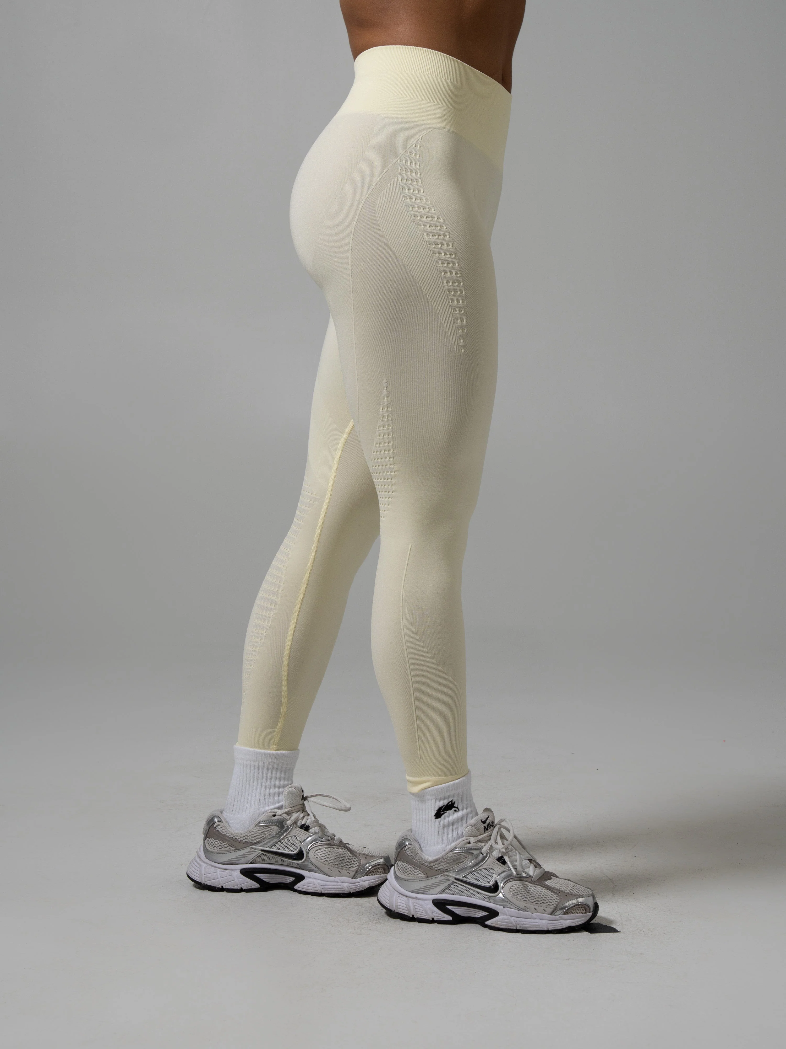 Contour Mid Rise Legging - Buttercream - Image 3