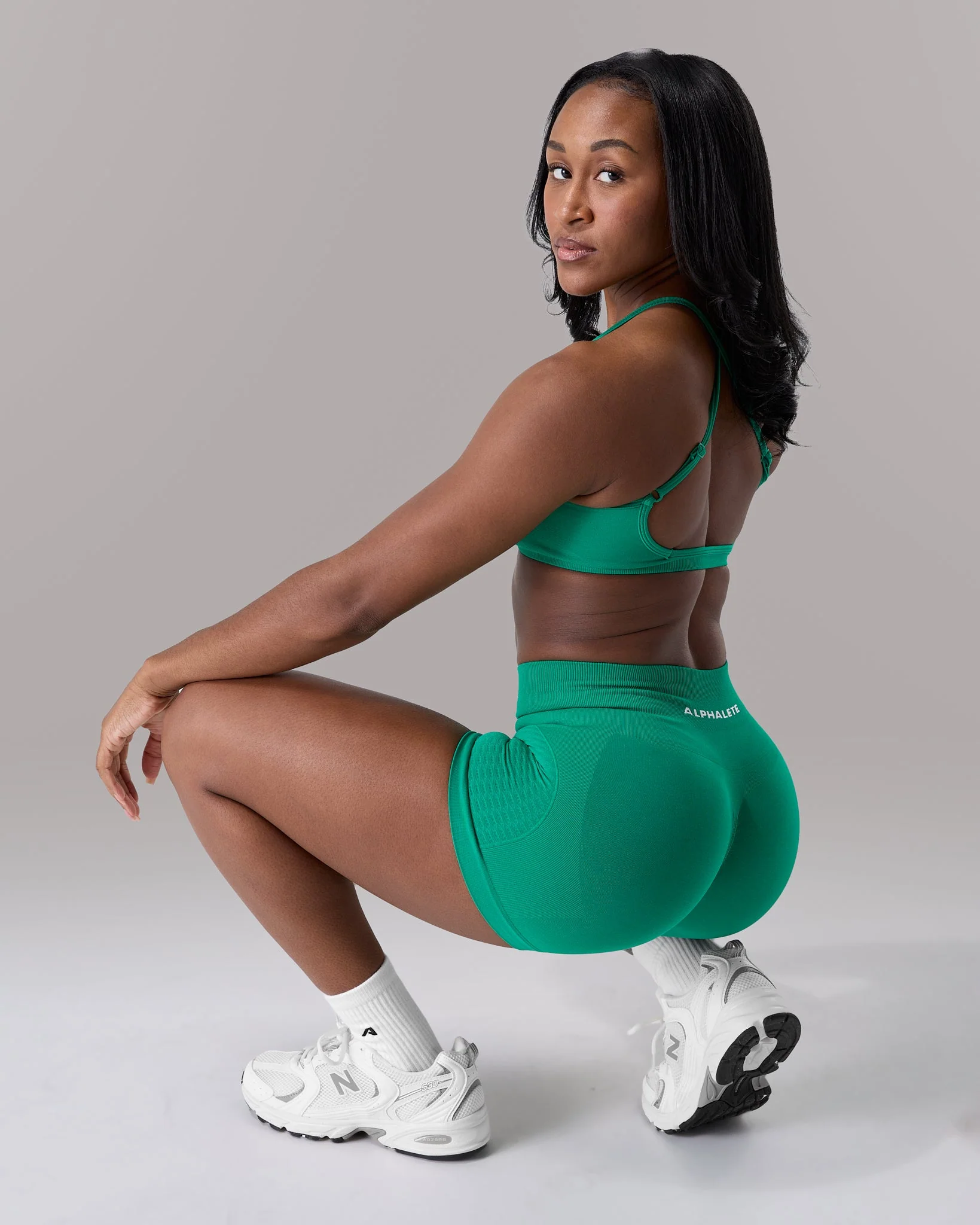 Contour Mid Rise Short - Grove - Image 4