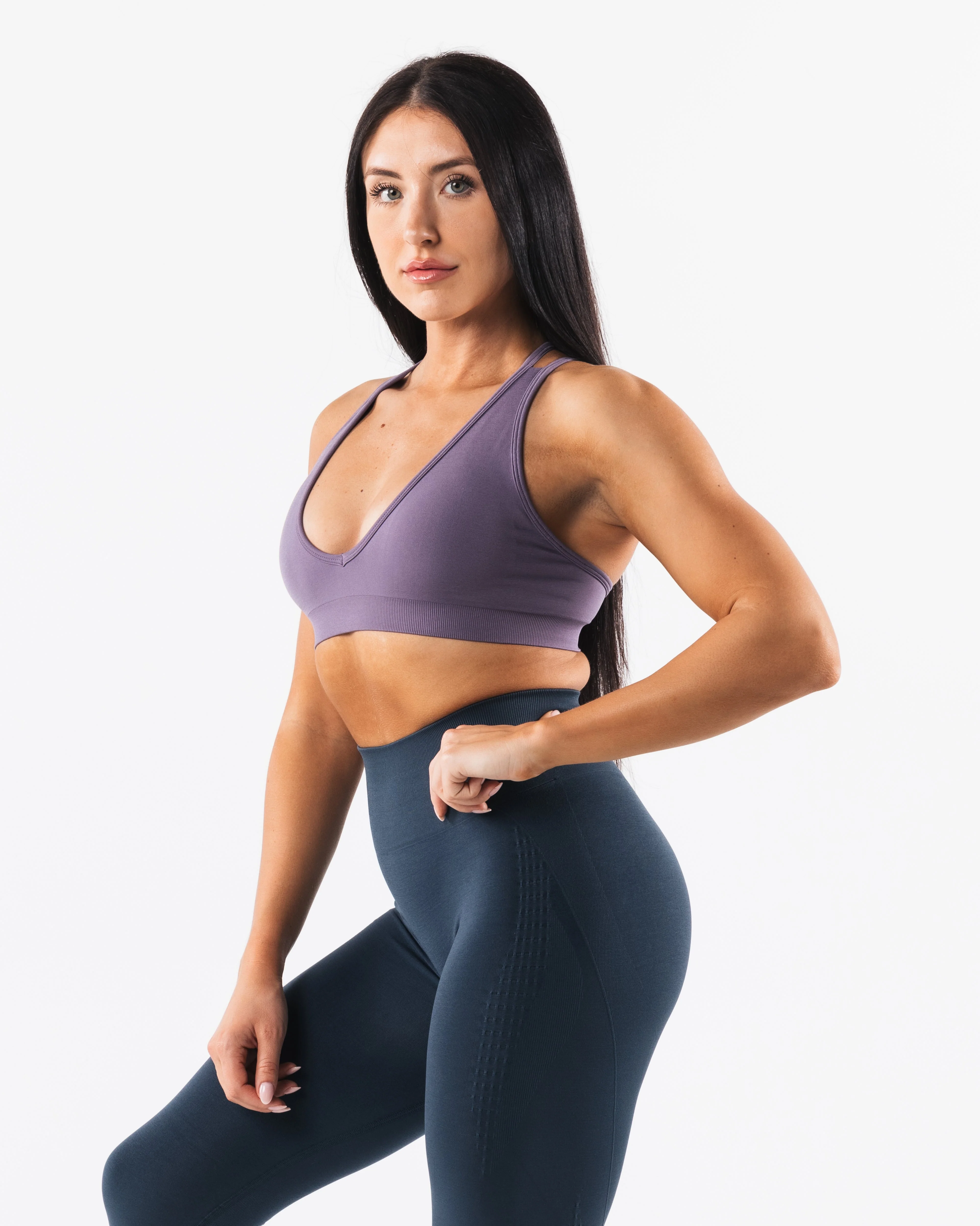 Amplify Deep V Bra - Pomp - Image 4