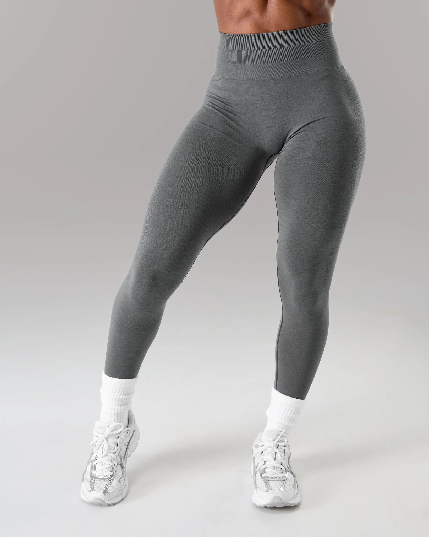 Amplify Ultra-High Rise Legging - Smoke - Image 3