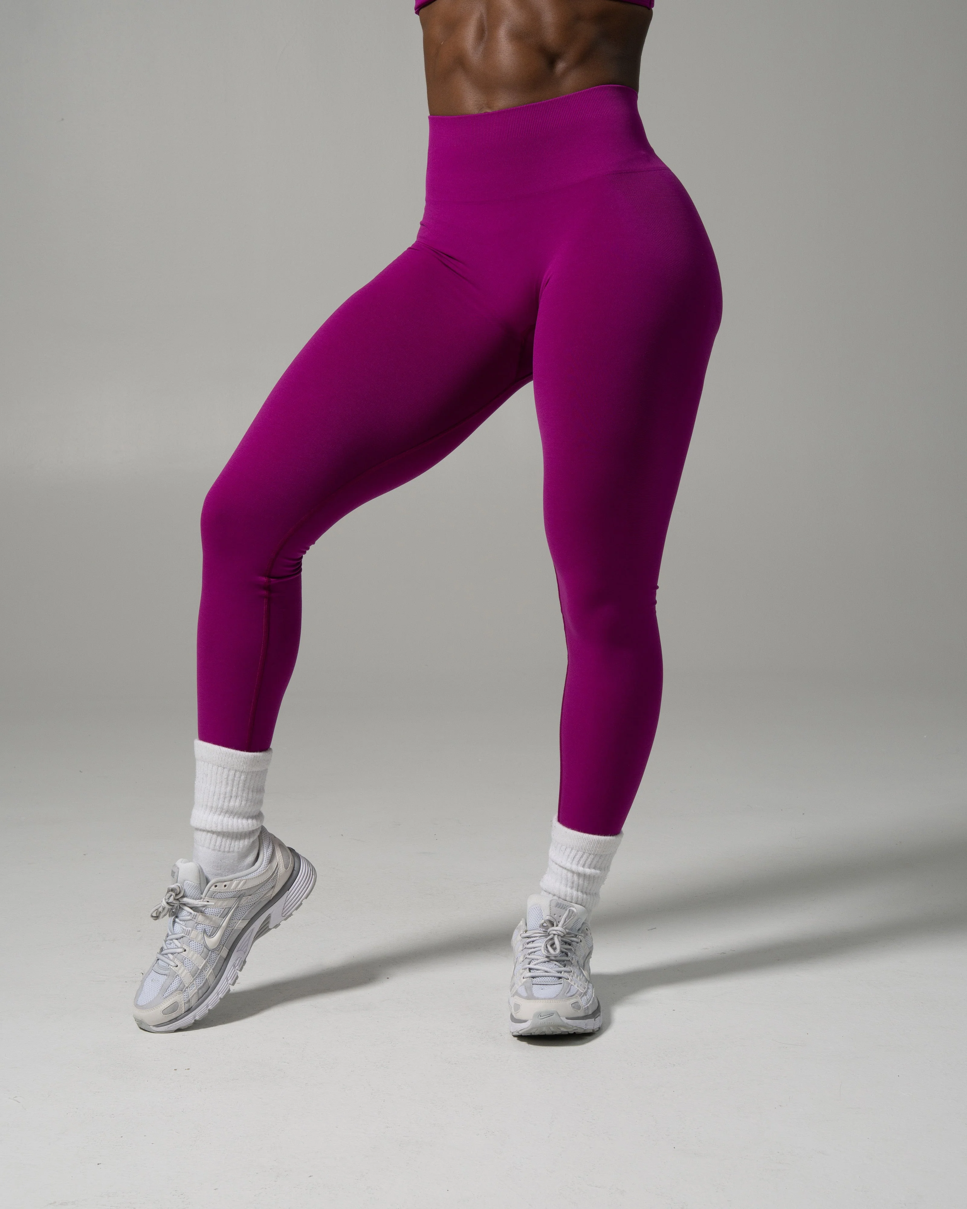 Pump Mid Rise Legging - Dark Fuchsia - Image 3