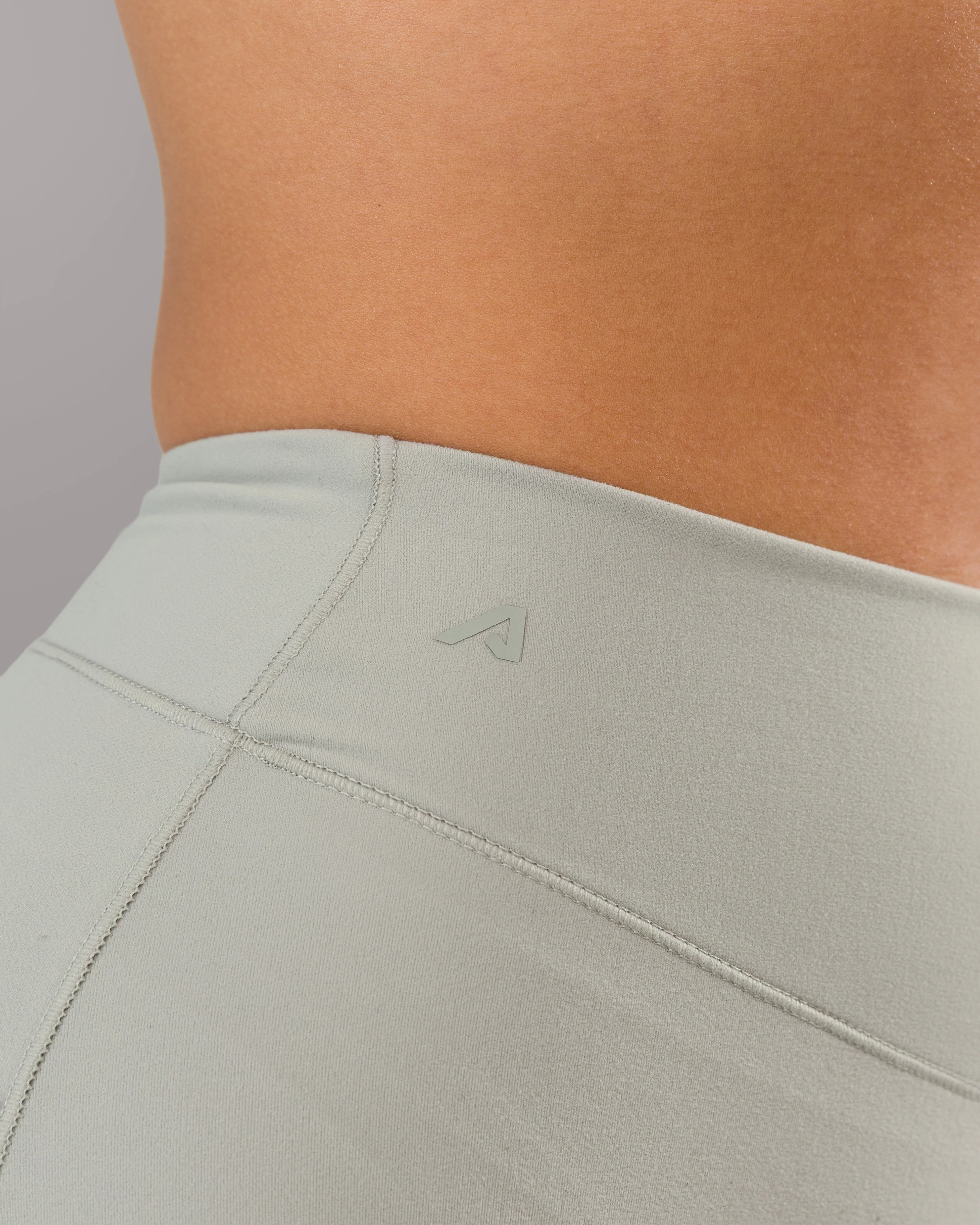 Dip Back Mid Rise Legging - Silver - Image 5